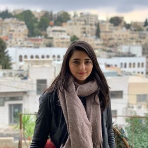 Meet your Posher, Lana